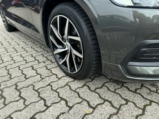 Volvo V60 2.0 T5 Momentum 2019 Benzine 10