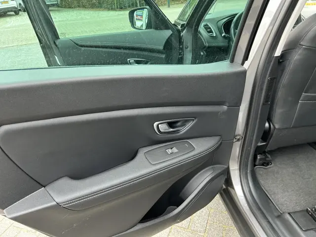 Renault Grand Scénic 1.3 TCe Intens 2019 Benzine 10