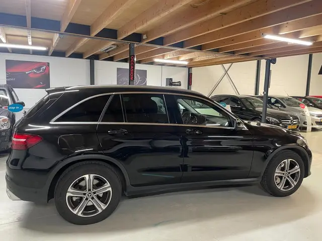 Mercedes-Benz GLC 250 4MATIC Premium 2018 Benzine 6