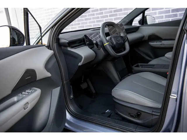 Lynk & Co 02 More 66 kWh 2025 Elektrisch 25