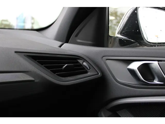 BMW 1 Serie 118i M Sport Automaat 2023 Benzine 22