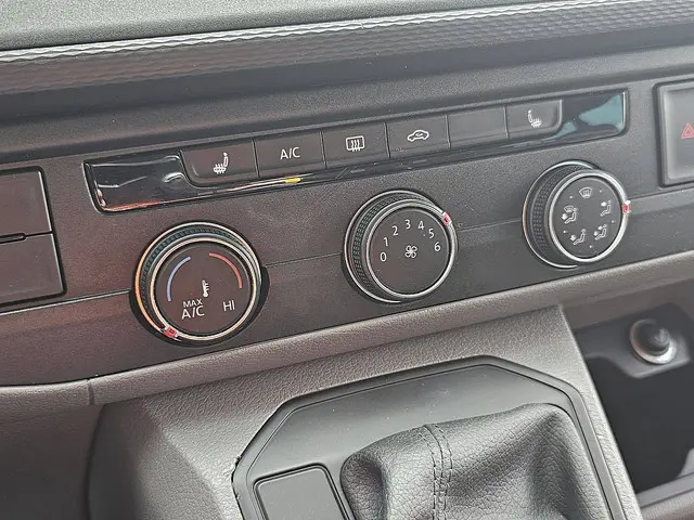 Volkswagen Transporter 2.0 TDI 2021 Diesel 10