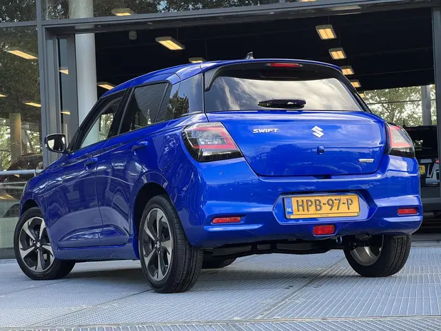Suzuki Swift 1.2 Style Smart Hybrid 2025 Benzine 6
