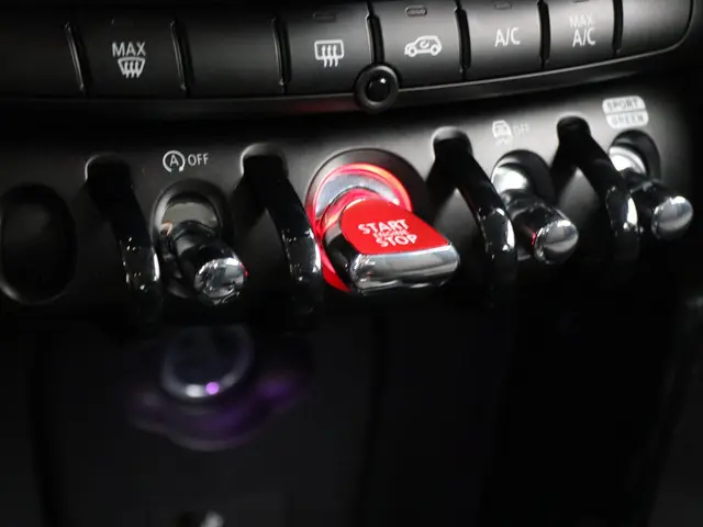 MINI 5-Deurs Cooper 2023 Benzine 13