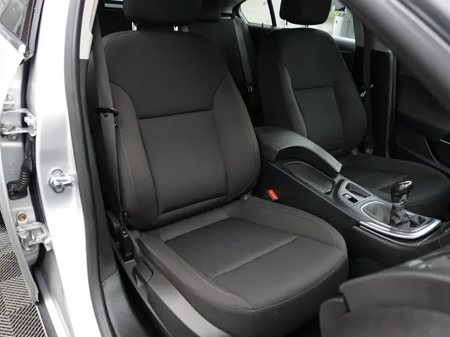 Opel Insignia 1.4 Turbo EcoFLEX Business+ 2013 Benzine 3