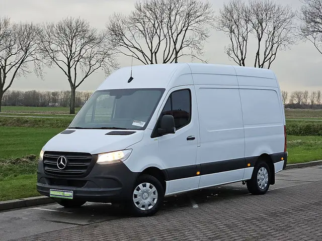 Mercedes-Benz Sprinter 2