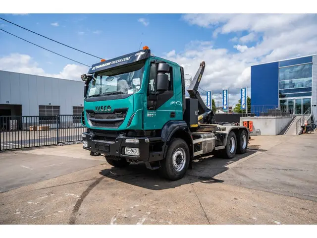 Iveco Trakker 360-6x4-PALFINGER 2015 Diesel