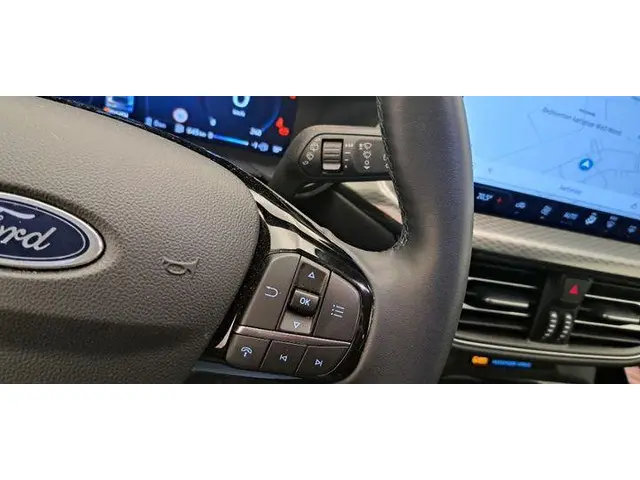 Ford Kuga 2.5 PHEV Titanium 2024 Hybride Benzine 11