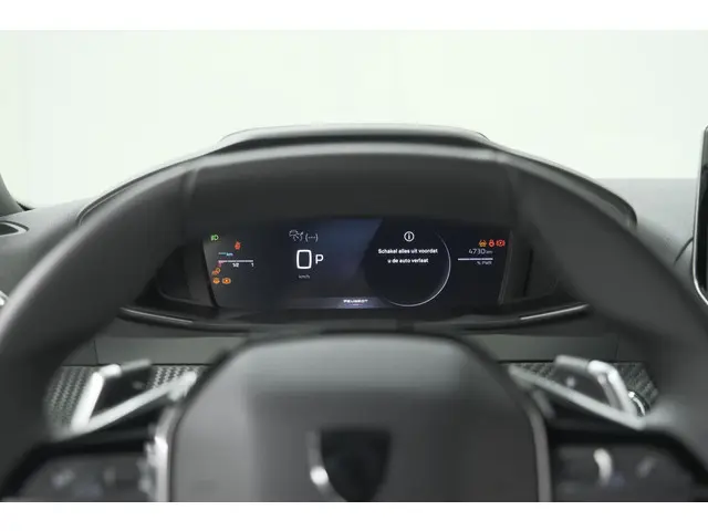 Peugeot 2008 1.2 Hybrid 145 Allure 2025 Hybride Benzine 42