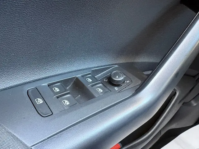 Volkswagen Polo 1.0 TSI Life PDC/ CARPLAY 2021 Benzine 12