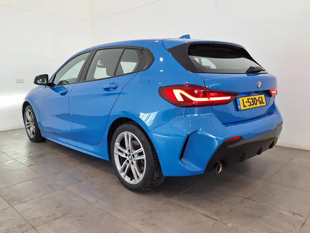 BMW 1 Serie 118i Executive Edition 2021 Benzine 5