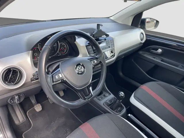 Volkswagen up! 1.0 BMT high up! 2019 Benzine 11