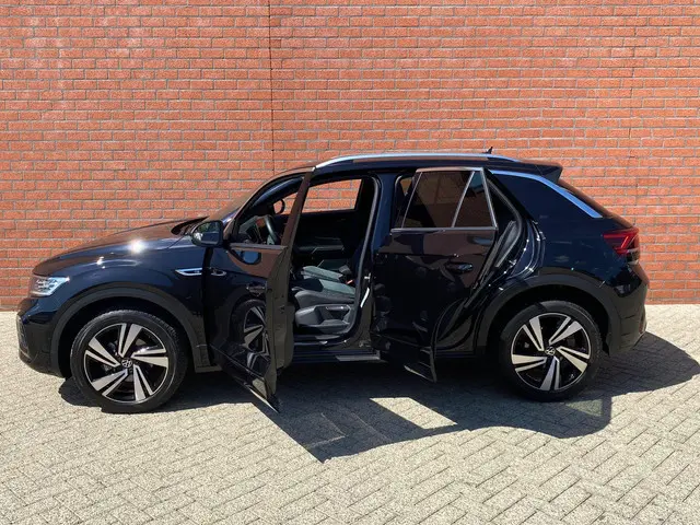 Volkswagen T-Roc 1.5 TSI 150pk DSG R-Line 2023 Benzine 9