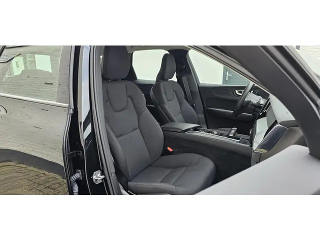 Volvo XC60 2.0 B4 Momentum 2021 Benzine 34