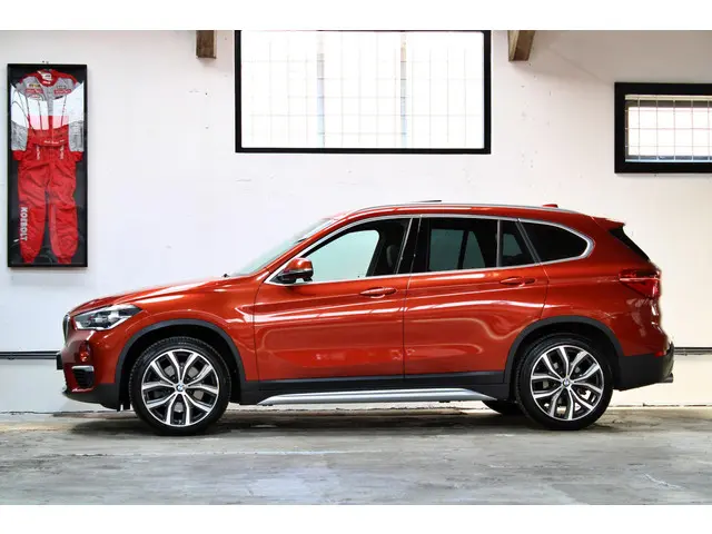 BMW X1 sDrive20i Orange Edition II 2018 Benzine 2