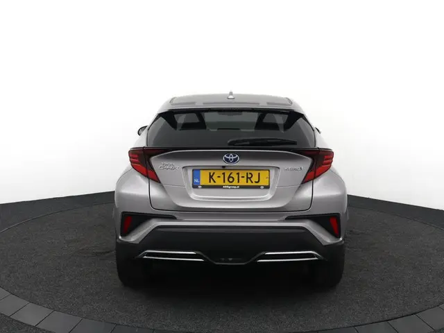 Toyota C-HR 2.0 Hybrid Executive 2021 Hybride Benzine 35