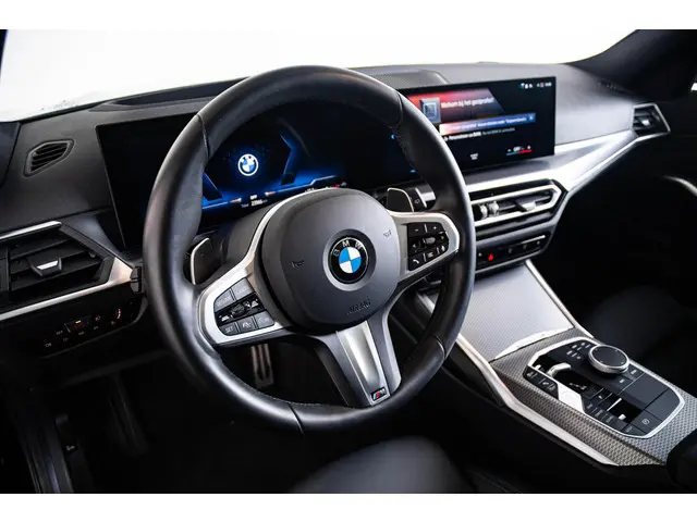 BMW 3 Serie Touring 330i 2023 Benzine 41