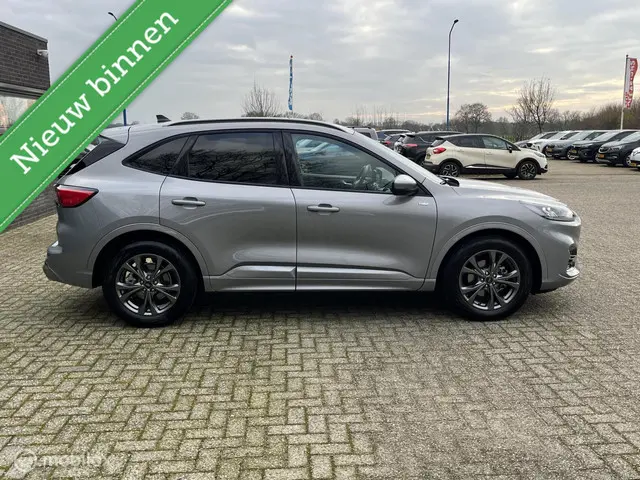 Ford Kuga 1.5 EcoBoost ST-Line 2023 Benzine 6