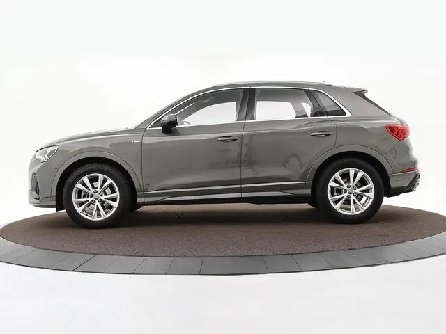 Audi Q3 35 TFSI/150PK S Edition 2020 Benzine 25