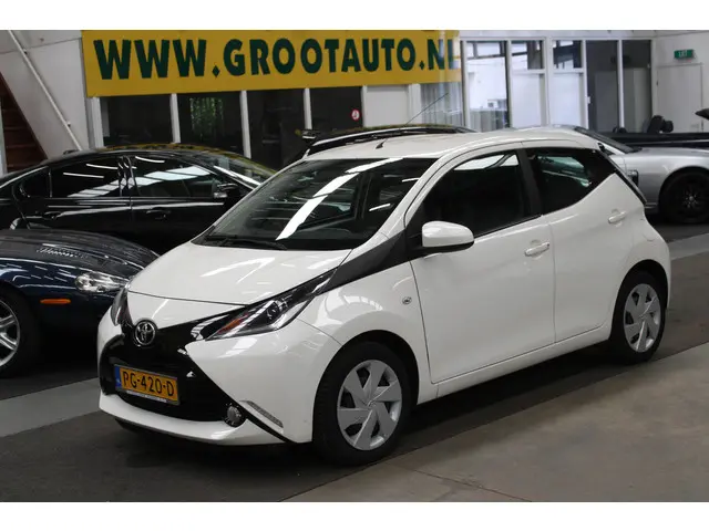 Toyota Aygo 1.0 VVT-i x-play 2017 Benzine