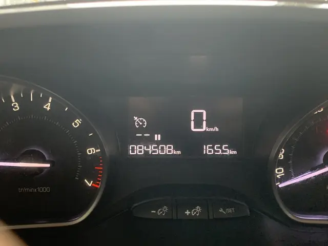 Peugeot 208 1.2 PureTech Signature 2018 Benzine 4