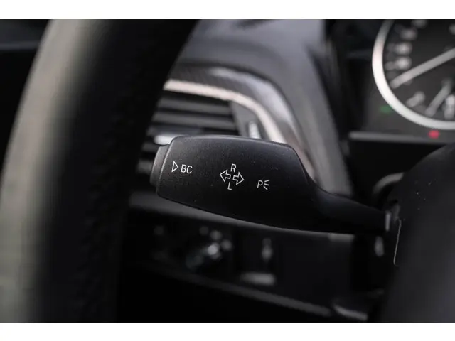 BMW 1 Serie 114i EDE Business+ 2013 Benzine 26