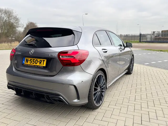 Mercedes-Benz A-Klasse AMG 45 4MATIC 2016 Benzine 12