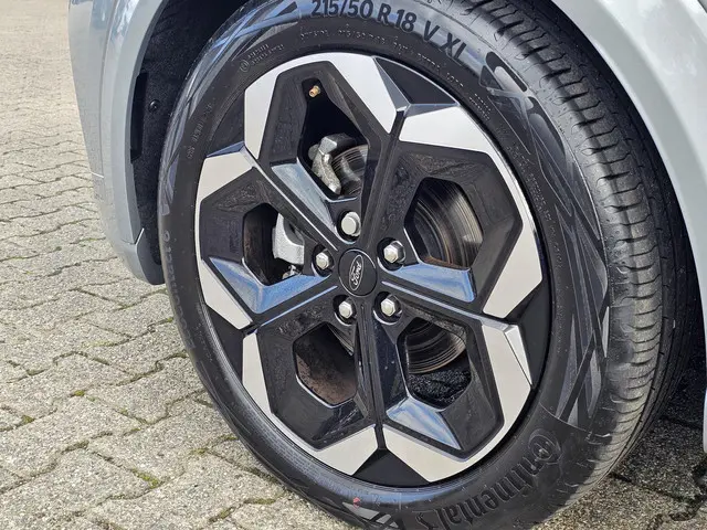 Ford Puma 1.0 EcoBoost Hybrid ST-Line X 2024 Benzine 32