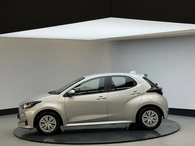 Toyota Yaris 1.5 Hybrid Active 2021 Hybride Benzine 7