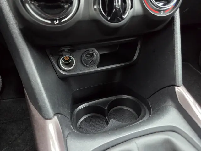 Peugeot 2008 1.2 PureTech Active 2015 Benzine 26