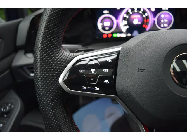 Volkswagen Golf 2.0 TSI GTI 2022 Benzine 26