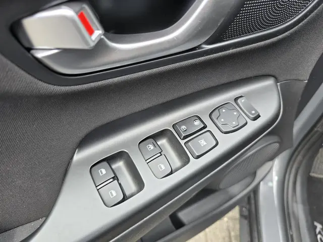 Hyundai Kona 1.6 GDI HEV Comfort 2021 Hybride Benzine 11