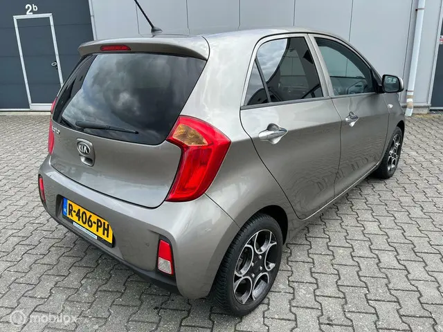 Kia Picanto 1.2 CVVT SportsLine 2015 Benzine 7
