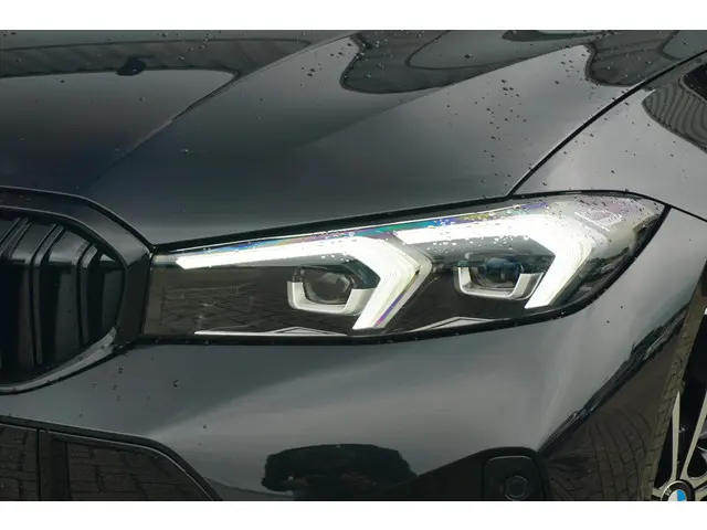 BMW 3 Serie Touring 330e 2025 Hybride Benzine 7