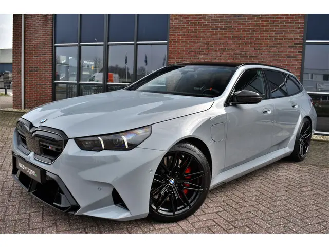 BMW M5 5-serie Touring 2025 Hybride Benzine 100