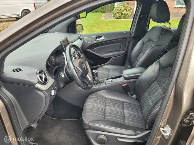 Mercedes-Benz B-Klasse 180, clima, navi. 2012 Benzine 14