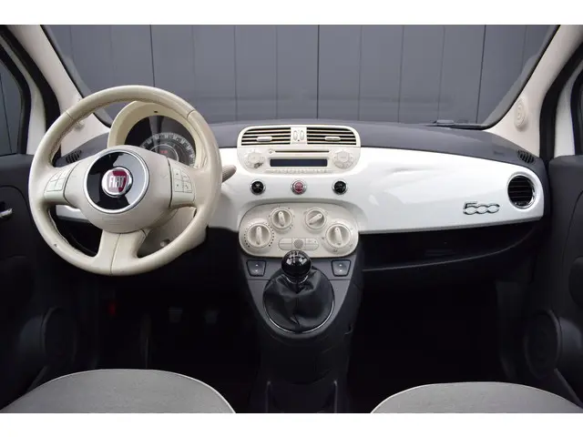 Fiat 500 1.2 Lounge 2014 Benzine 6