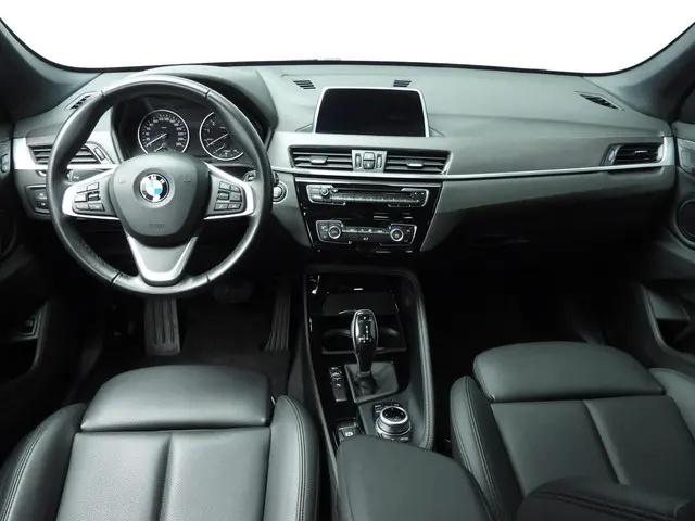 BMW X1 sDrive20i Executive 2017 Benzine 10