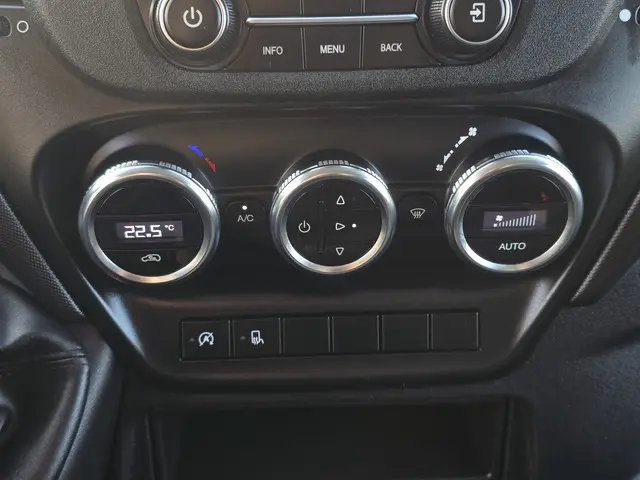 Iveco Daily 35S14V 2.3 352L H2 2024 Diesel 14