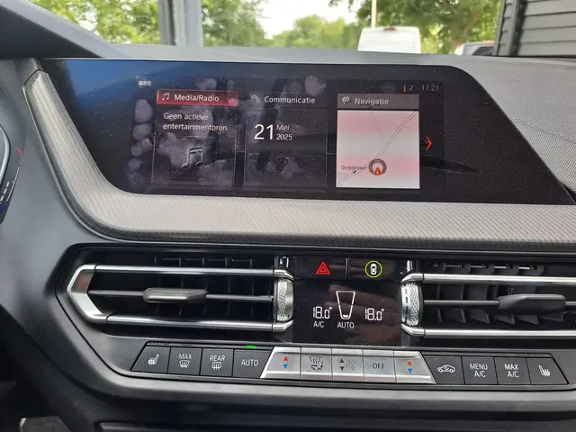 BMW 1 Serie 118i High Executive 2019 Benzine 15