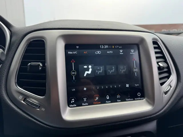 Jeep Compass 1.4 MultiAir Longitude 2018 Benzine 34