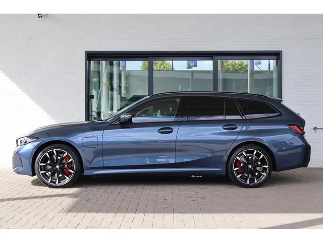 BMW 3 Serie Touring 330e xDrive 2025 Hybride Benzine 5