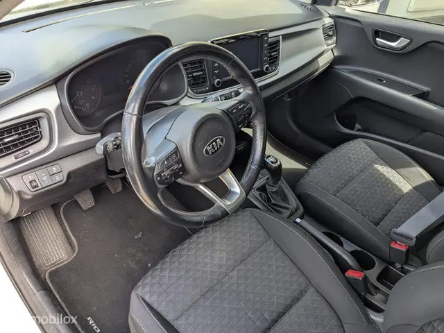 Kia Rio 1.0 TGDI ComfortPlusLine Navigator 2018 Benzine 3