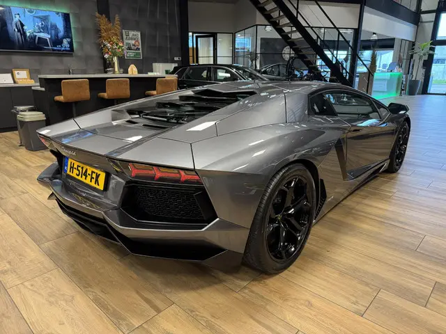 Lamborghini Aventador 6.5 V12 LP700-4 2013 Benzine 6