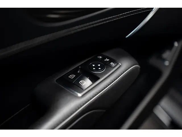 Mercedes-Benz SL AMG 63 2017 Benzine 8