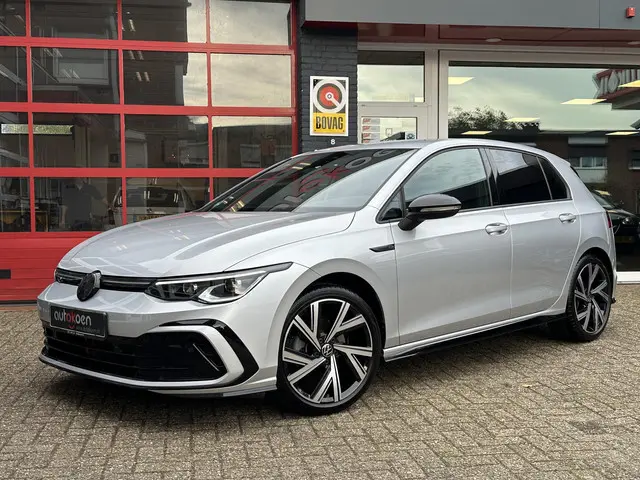 Volkswagen Golf 1.5 eTSI R-Line 2021 Hybride Benzine 2