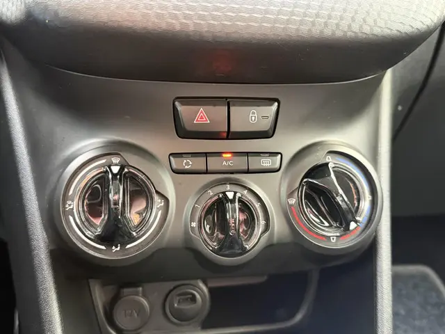 Peugeot 2008 1.2 PureTech Signature 2019 Benzine 19