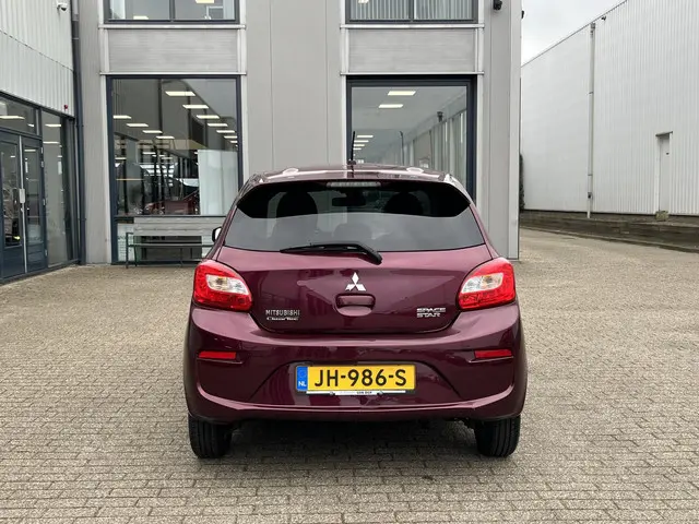 Mitsubishi Space Star 1.0 Intense 2016 Benzine 15