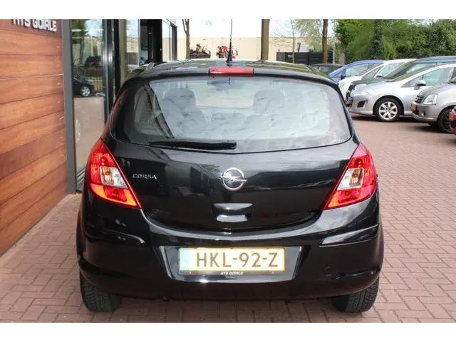 Opel Corsa 1.2-16V Berlin 2014 Benzine 10