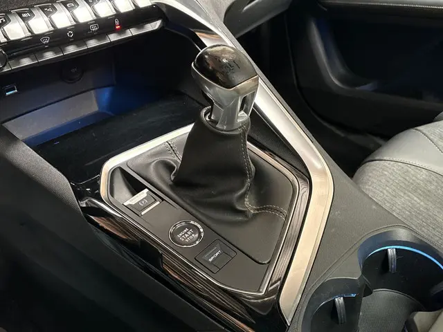 Peugeot 3008 1.2 PureTech GT Line 2019 Benzine 11